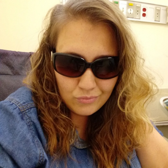 Meet your Posher, Kelly - Picture 2 of 8